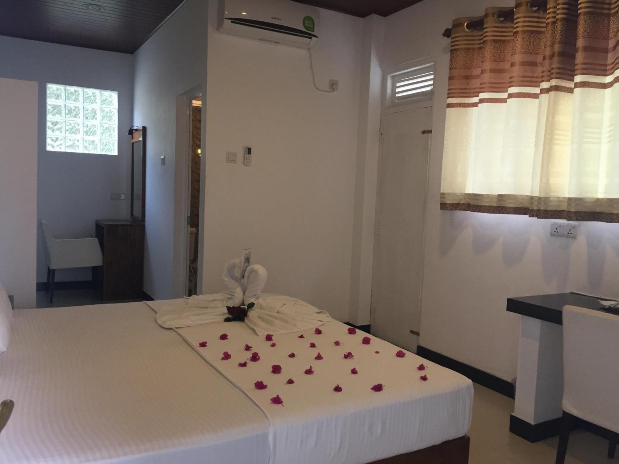Grand Orchid Residence Kandy Exteriör bild